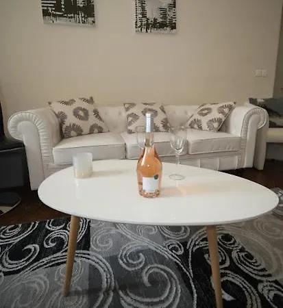 Prestige Designer Apartment, Super 아파트 *