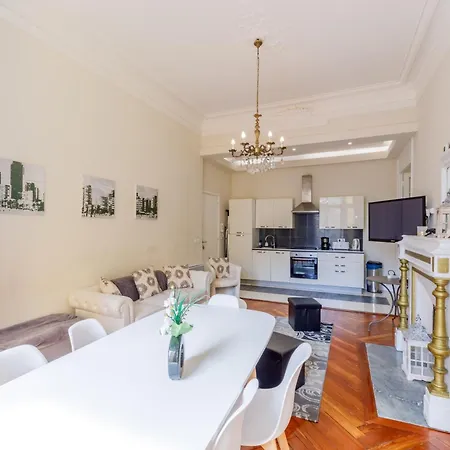 Prestige Designer Apartment, Super 니스