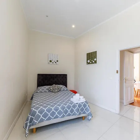 Prestige Designer Apartment, Super *