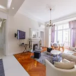 Prestige Designer Apartment, Super Nice