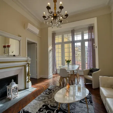 Prestige Designer Apartment, Super Apartment