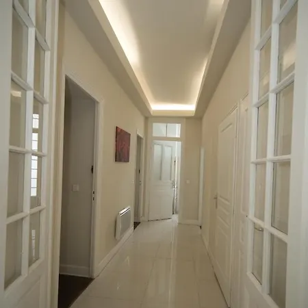 Apartment Prestige Designer Apartment, Super