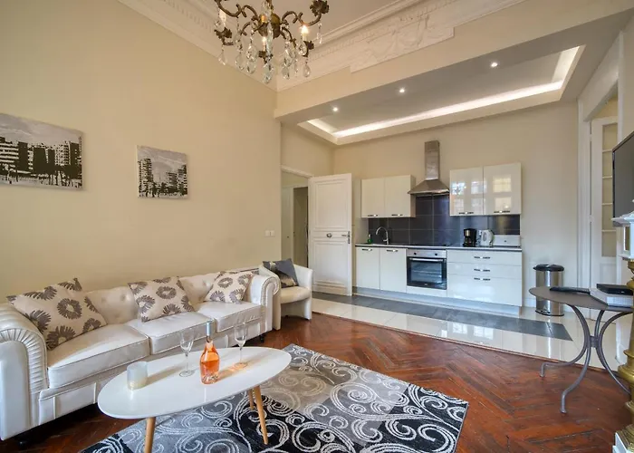 Apartment Prestige Designer Apartment, Super