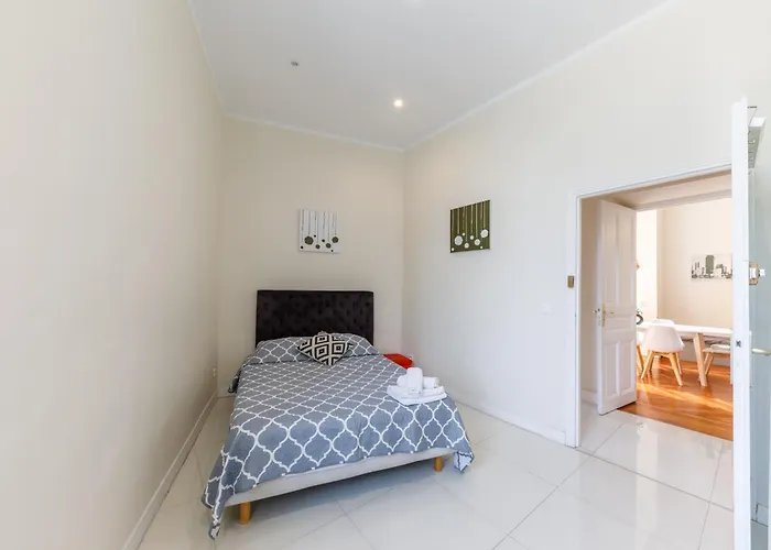Prestige Designer Apartment, Super *