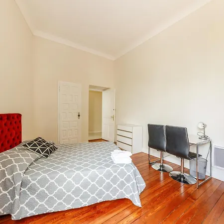 Prestige Designer Apartment, Super Nizza