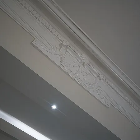 Prestige Designer Apartment, Super *